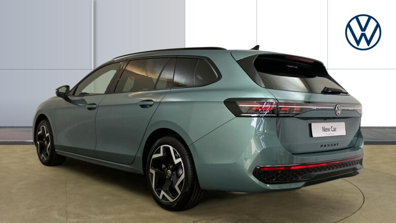 Volkswagen Passat 1.5 eTSI R-Line 5dr DSG Petrol Estate